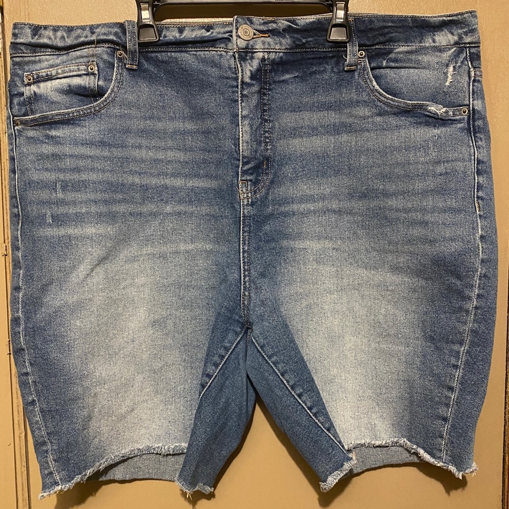 Terra & Sky Plus Size Bermuda Denim Shorts Size 20 W